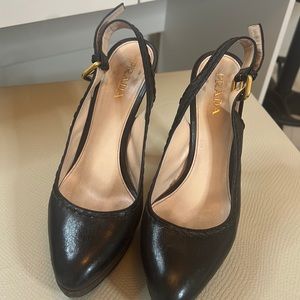 Prada authentic,size 381/2,black color ,leather authentic ,good condition!!!!